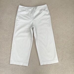 EAST 5th SECRETLY SLENDER SIZE 4 WHITE CAPRI PANTS